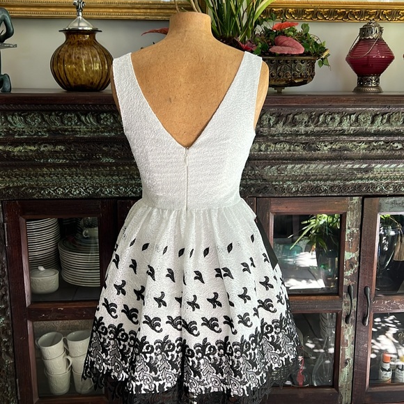 Bebe Formal Dress - Picture 5 of 12